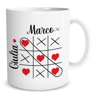 Tazza in ceramica personalizzata con nomi e tris di cuori idea regalo innamorati