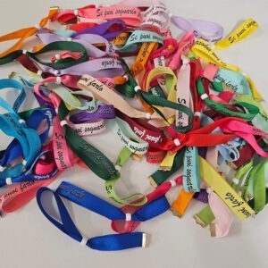 Bracciali in tessuto personalizzabili idea segnaposto per evento - immagine 4