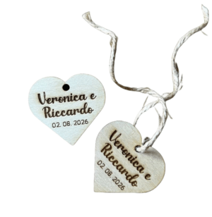 Tag cuore in legno inciso personalizzabile per bomboniere eventi