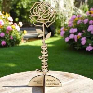 Rosa stilizzata in legno personalizzabile con nome e frase idea regalo maestra - immagine 4