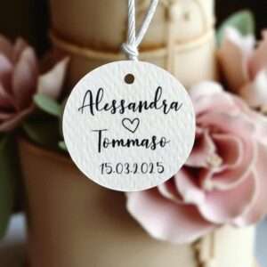 Tag etichetta personalizzabile circolare con nome e data per bomboniera matrimonio - immagine 2