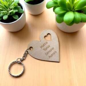 Cuore in legno inciso a portachiavi personalizzabile con dedica o nome - immagine 5