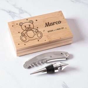 Cofanetto accessori vino personalizzato in legno bomboniera Battesimo con nome e data - immagine 3